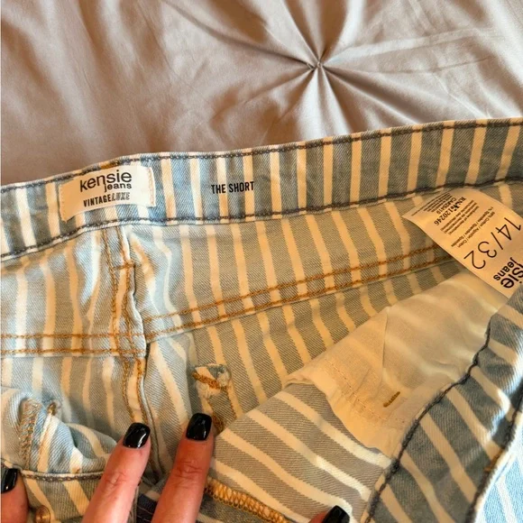 Kensie Light Blue & White Striped Denim Shorts - Picture 3 of 4